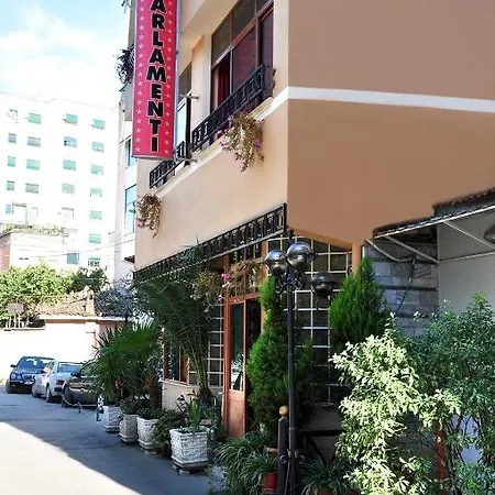 Parlamenti Hotel 3*