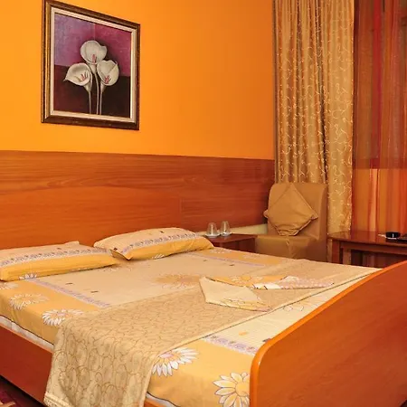 Parlamenti Hotel Tirana